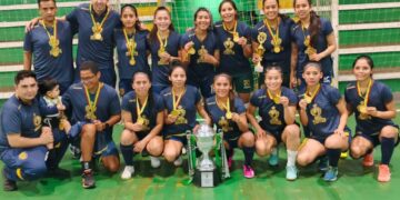 Víctor Muriel rompe hegemonía de Always Ready y es campeón de la Simón Bolívar Femenina