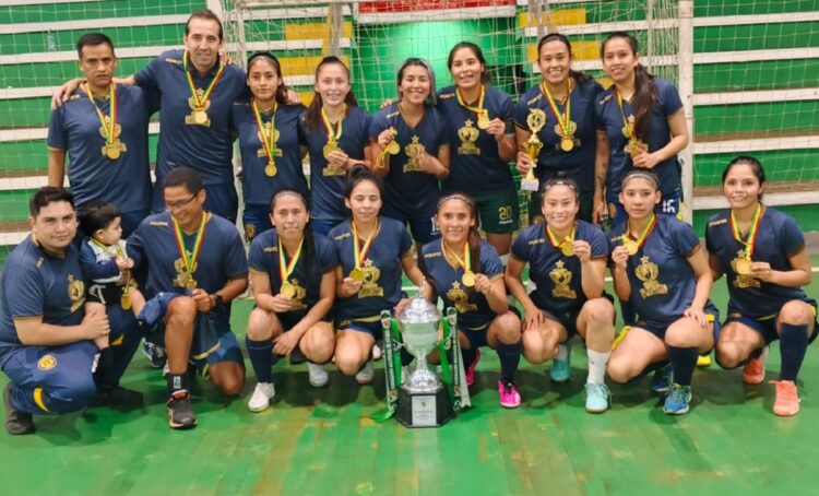 Víctor Muriel rompe hegemonía de Always Ready y es campeón de la Simón Bolívar Femenina