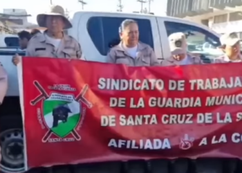 Paro de gendarmes en Santa Cruz genera caos en mercados y vías de la ciudad