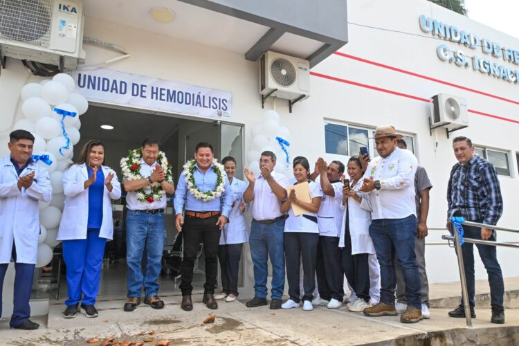 Arce inaugura el primer centro de hemodiálisis en Warnes
