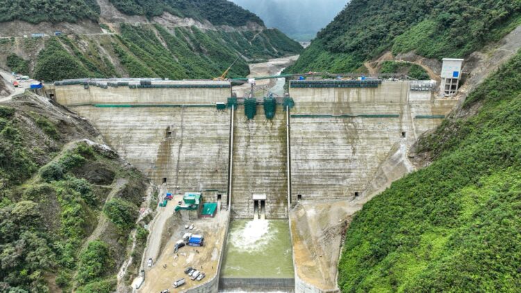 Bolivia avanza en soberanía energética con el llenado del embalse de la hidroeléctrica Ivirizu