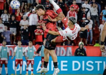 Huracán gana y se suma a Vélez y Talleres en la lucha por el título de la Liga argentina