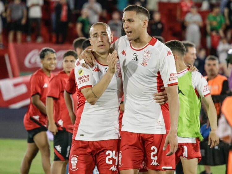 Huracán vence a Independiente y regresa a la cima de la Liga argentina