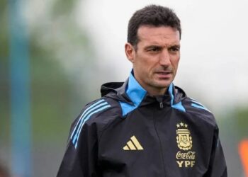 Scaloni criticó debut en fútbol argentino de un influencer sin experiencia