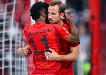 Kane deja al Bayern líder en solitario, Leipzig se frena en Dortmund