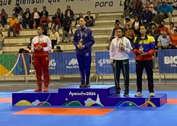 Karateca boliviana Renata Nieto gana bronce en los Juegos Bolivarianos del Bicentenario