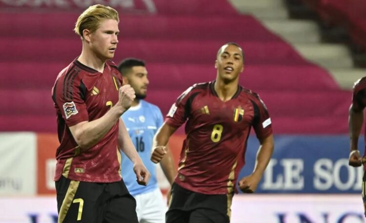 Bélgica domina a Israel con doblete de De Bruyne