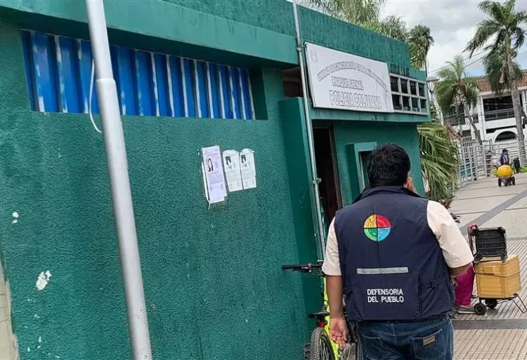 La Defensoría del Pueblo cuestiona inacción de la Defensoría ante maltrato infantil.