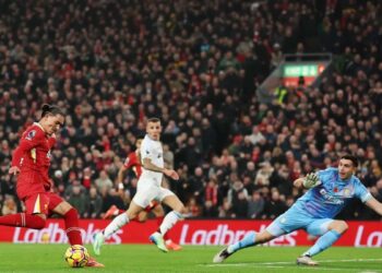 El Liverpool aprovecha la crisis del City para afianzar su liderato