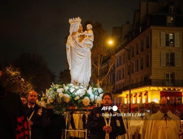 maria_notre_dame.jpg
