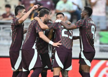 México golea 3-0 a Nueva Zelanda en el inicio de gestión de DT Javier Aguirre