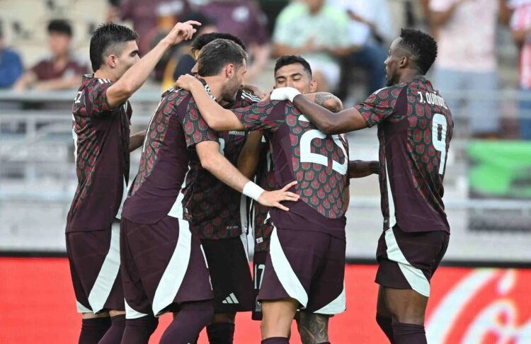 México golea 3-0 a Nueva Zelanda en el inicio de gestión de DT Javier Aguirre