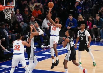 Los Knicks vencen a los Spurs de Wembanyama