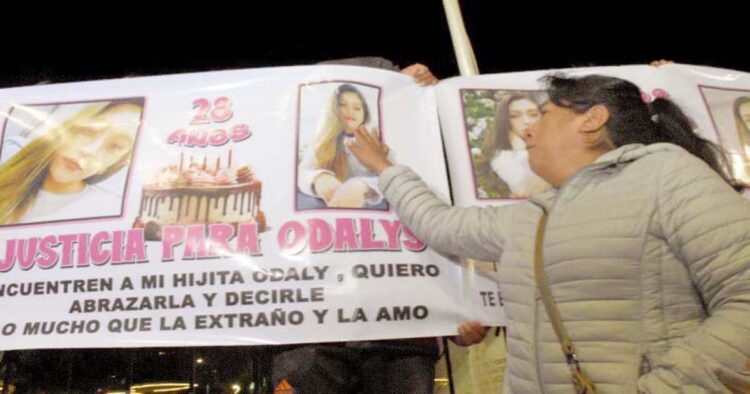 Odalys Vaquiata, de 28 años, es madre de un niño. Su familia no pierde la fe de encontrarla.