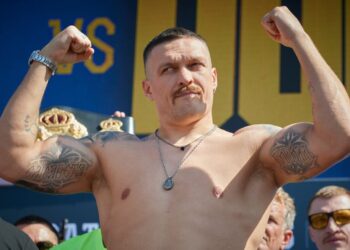 Usyk, primer campeón absoluto de los pesos pesados en 25 años