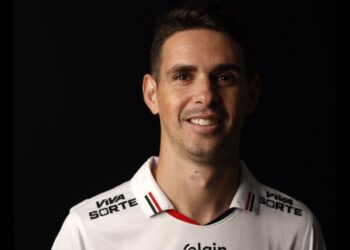 El mediocampista Oscar retorna a Brasil como refuerzo del Sao Paulo