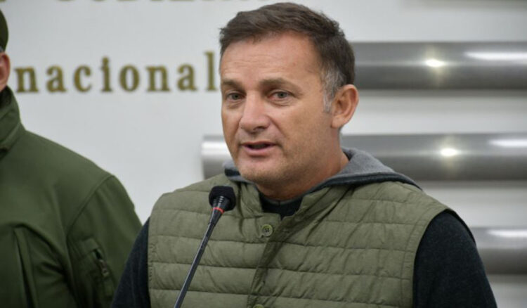 Fuera del país, ministro de Áñez sugiere que ‘una vez se ponga rostro a la oposición’