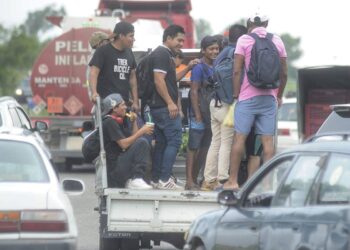 Santa Cruz: Micreros amenazan con bloqueo y dicen que no le tienen miedo al Alcalde