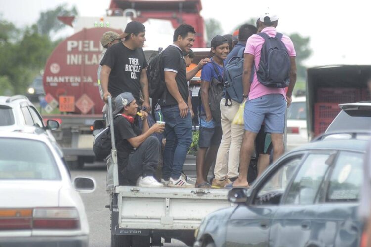 Santa Cruz: Micreros amenazan con bloqueo y dicen que no le tienen miedo al Alcalde