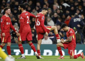 Liverpool se divierte, Chelsea se atasca y Manchester United se estrella