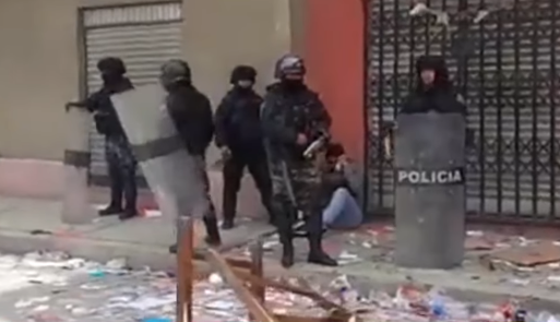 Choferes toman sede por ‘inacción de dirigentes’ y son gasificados por la Policía