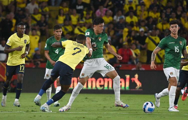Ecuador golea a Bolivia lejos de la altura y marcha firme al Mundial 2026