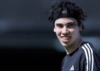 ‘Falta de respeto’: indignación en el fútbol argentino por el debut de un influencer