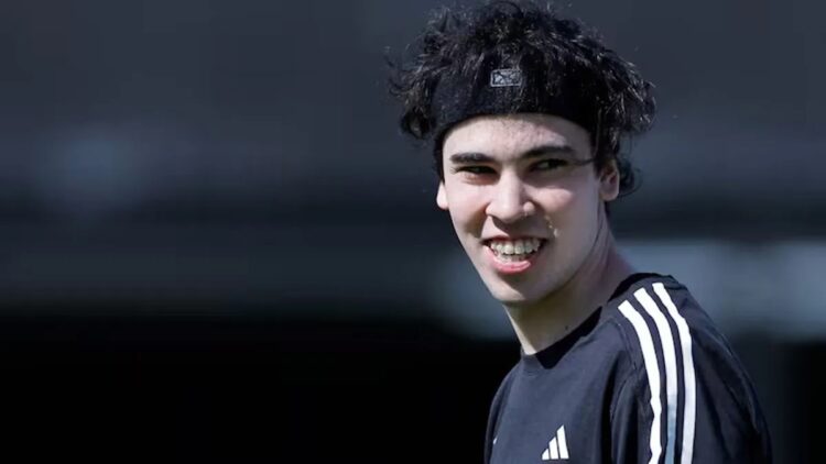 ‘Falta de respeto’: indignación en el fútbol argentino por el debut de un influencer