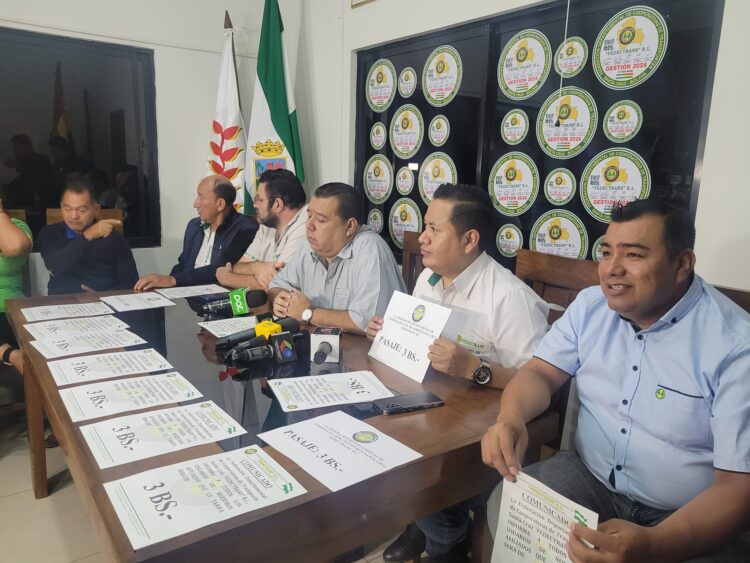 Transportistas cruceños anuncian alza de tarifa a Bs 3, pese a falta de autorización