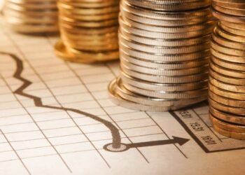 Por el PGE, el Gobierno enfrenta críticas por propuesta de deuda externa y tasas de interés de 30%