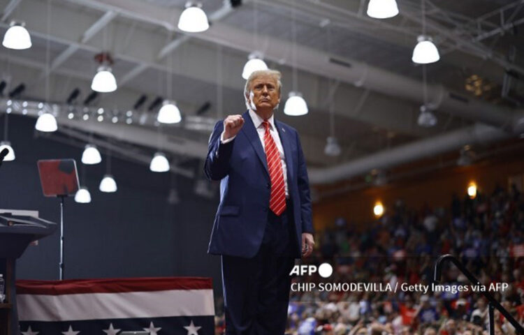 Donald Trump utiliza información falsa en su campaña