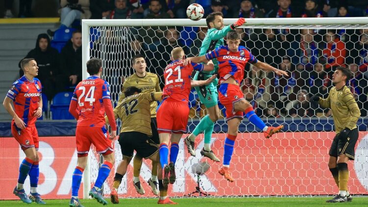 Real Sociedad se complica en Europa League al perder 2-1 con Viktoria Pilsen
