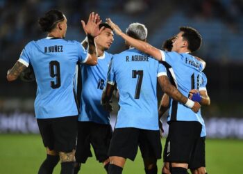 Uruguay firma soñado 3-2 ante Colombia y retoma el rumbo en el premundial
