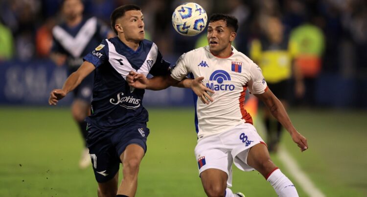 Vélez gana con lo justo y vuelve a ser único líder de la Liga argentina