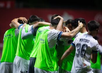 Líder Vélez apunta a tomar distancia para acercarse al título en la Liga argentina