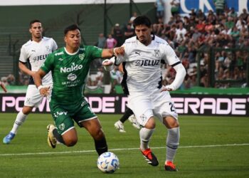 Jornada de empates en la Liga argentina que lidera Vélez