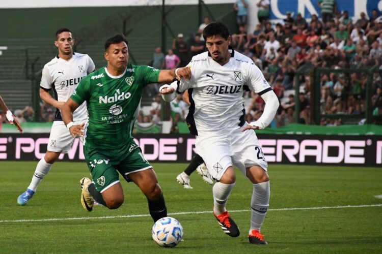 Jornada de empates en la Liga argentina que lidera Vélez