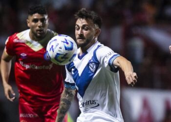 Vélez empata y sigue al mando de la Liga argentina