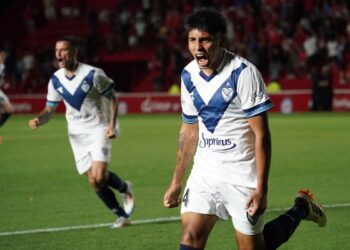Vélez busca dar otro paso hacia el título en la Liga argentina