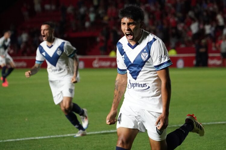 Vélez busca dar otro paso hacia el título en la Liga argentina