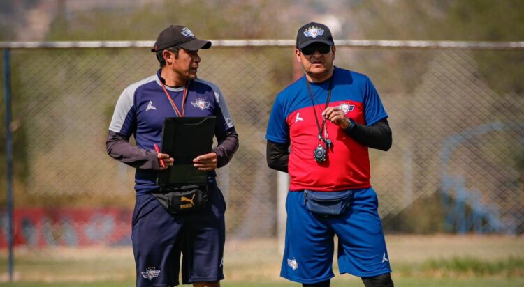 Villegas no es más DT de Wilstermann, ¿el plantel decide en el aviador?