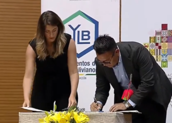 Bolivia firma tres convenios con empresas internacionales para aprovechamiento de litio