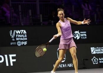 Zheng se lleva la victoria frente a Rybakina en Masters femenino de tenis