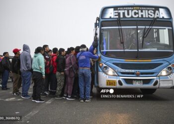 Pocos buses trabajaron en Lima
