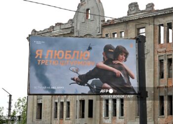 En Ucrania hay varias vallas publicitarias