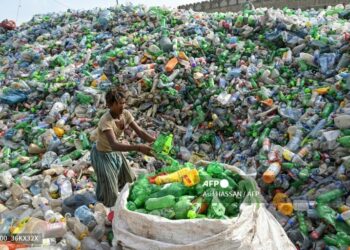 Sólo un 9% del plástico se recicla y entre 19 y 23 millones de toneladas terminan en lagos, ríos y océanos