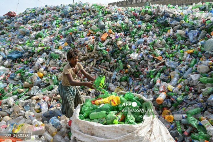 Sólo un 9% del plástico se recicla y entre 19 y 23 millones de toneladas terminan en lagos, ríos y océanos