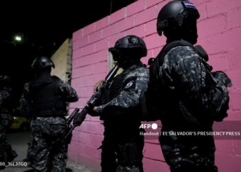 Policías y militares rodearon la zona de San Marcos
