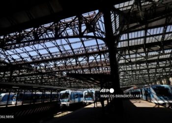 El sistema de trenes quedó paralizado