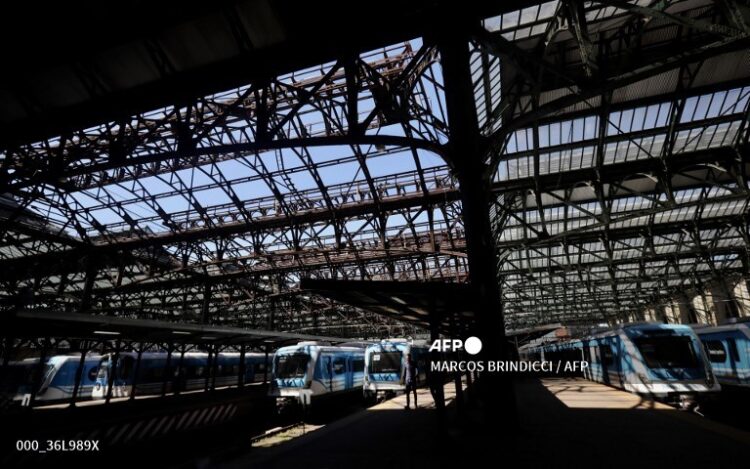 El sistema de trenes quedó paralizado